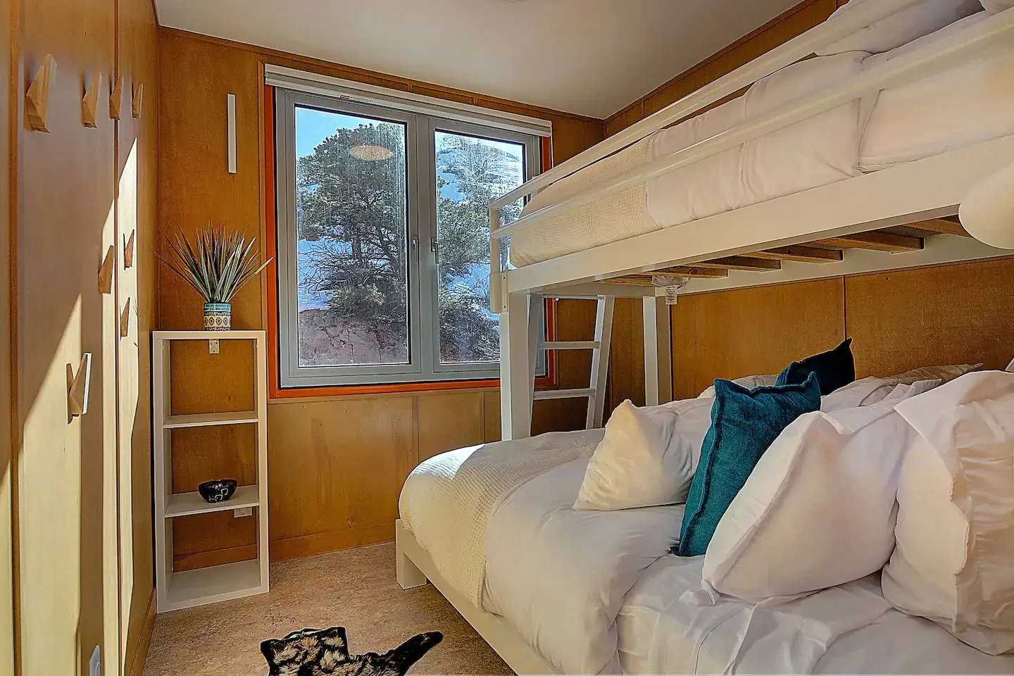 集装箱民宿 | 融入自然的五十年代风格设计-9