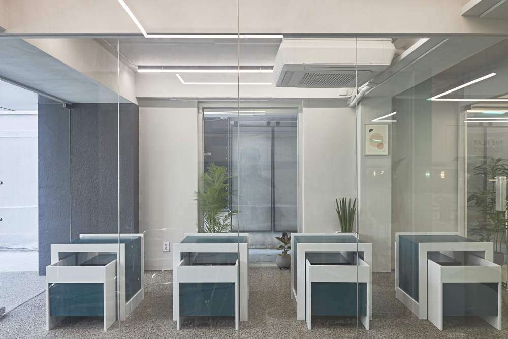 绿色环保，现代简约的 24 小时咖啡厅设计-14