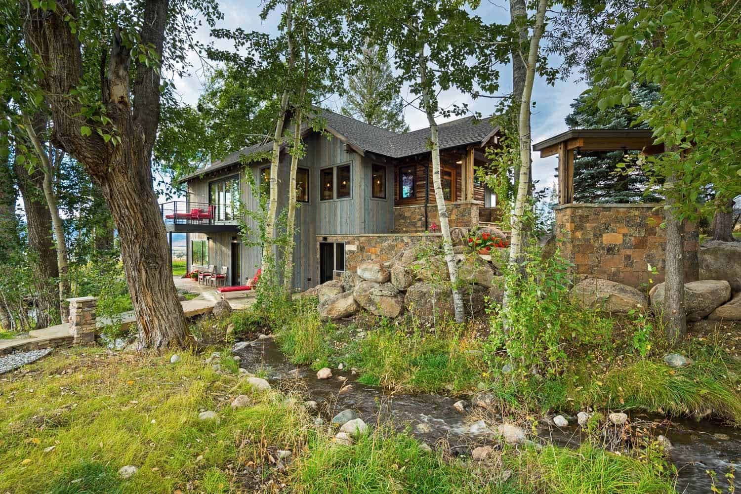 Breathtaking Montana mountain retreat in harmony with the environment-4