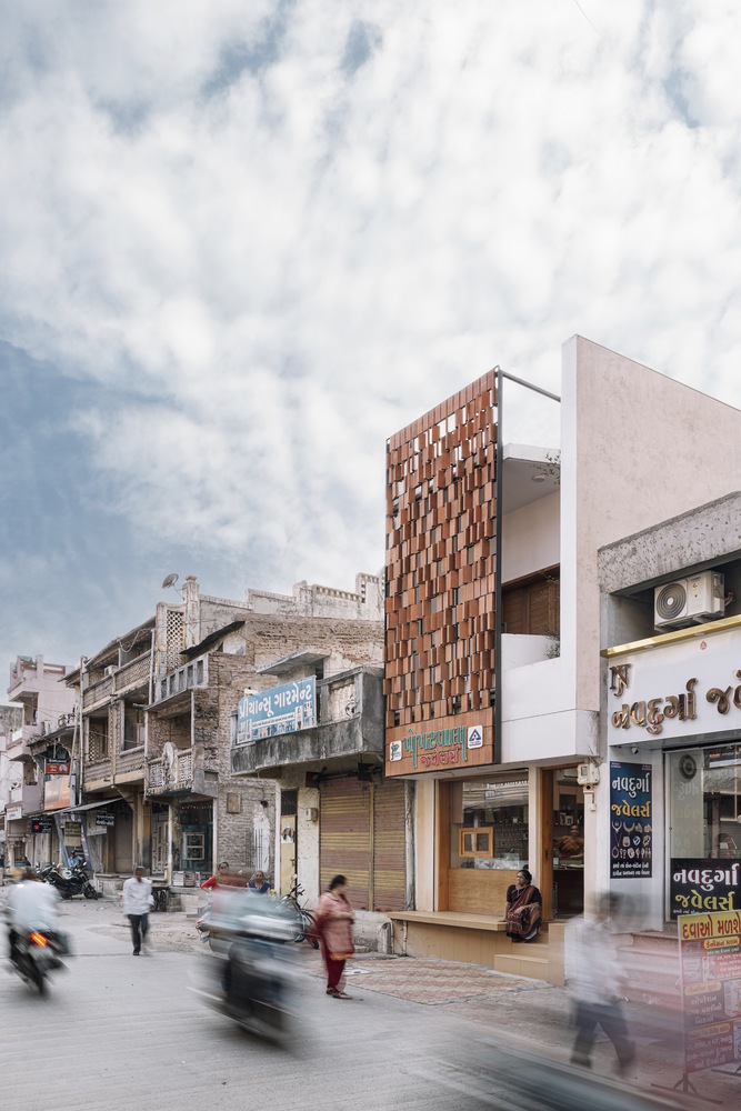 印度 Mandvi 的线性住宅丨The Company of Design-33