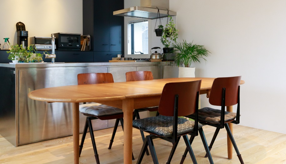 開放感とプライバシーを両立すみずみまで陽光が行き渡る光庭が導く心地よい空間 | Architecture | 100%LiFE-13