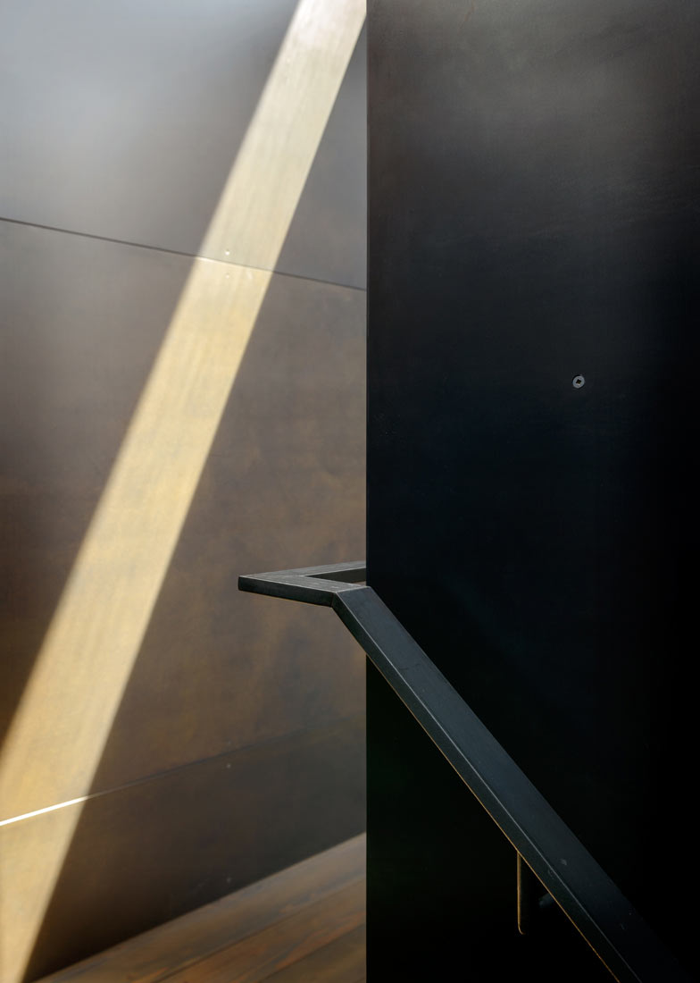 山间与现代共融的蒙大拿牧场住宅-21