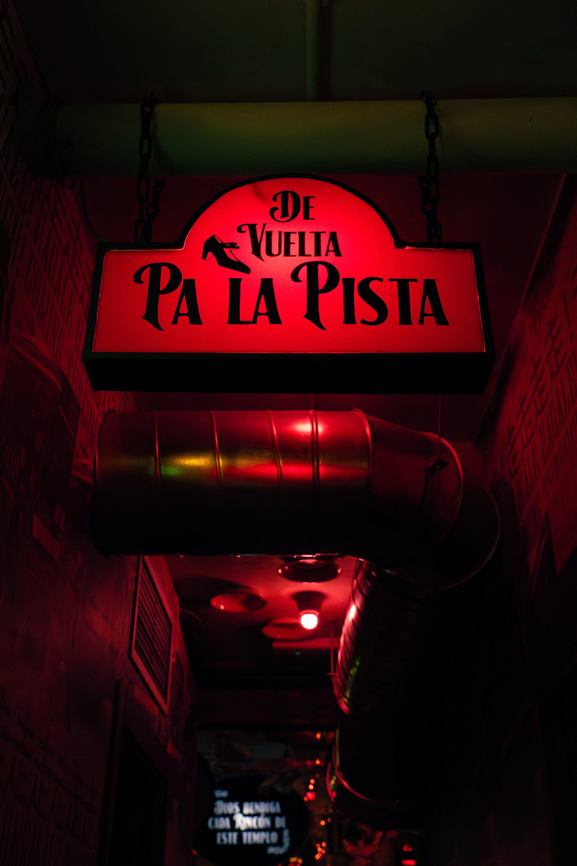 马德里社交俱乐部(注:在西班牙语里,la是定冠词,social有社交的意思 ,Madrid是马德里,LA SOCIAL MADRID有可能是马德里当地一个社交俱乐部之类的名称,这只是基于常见情况的推测) 丨西班牙马德里-35