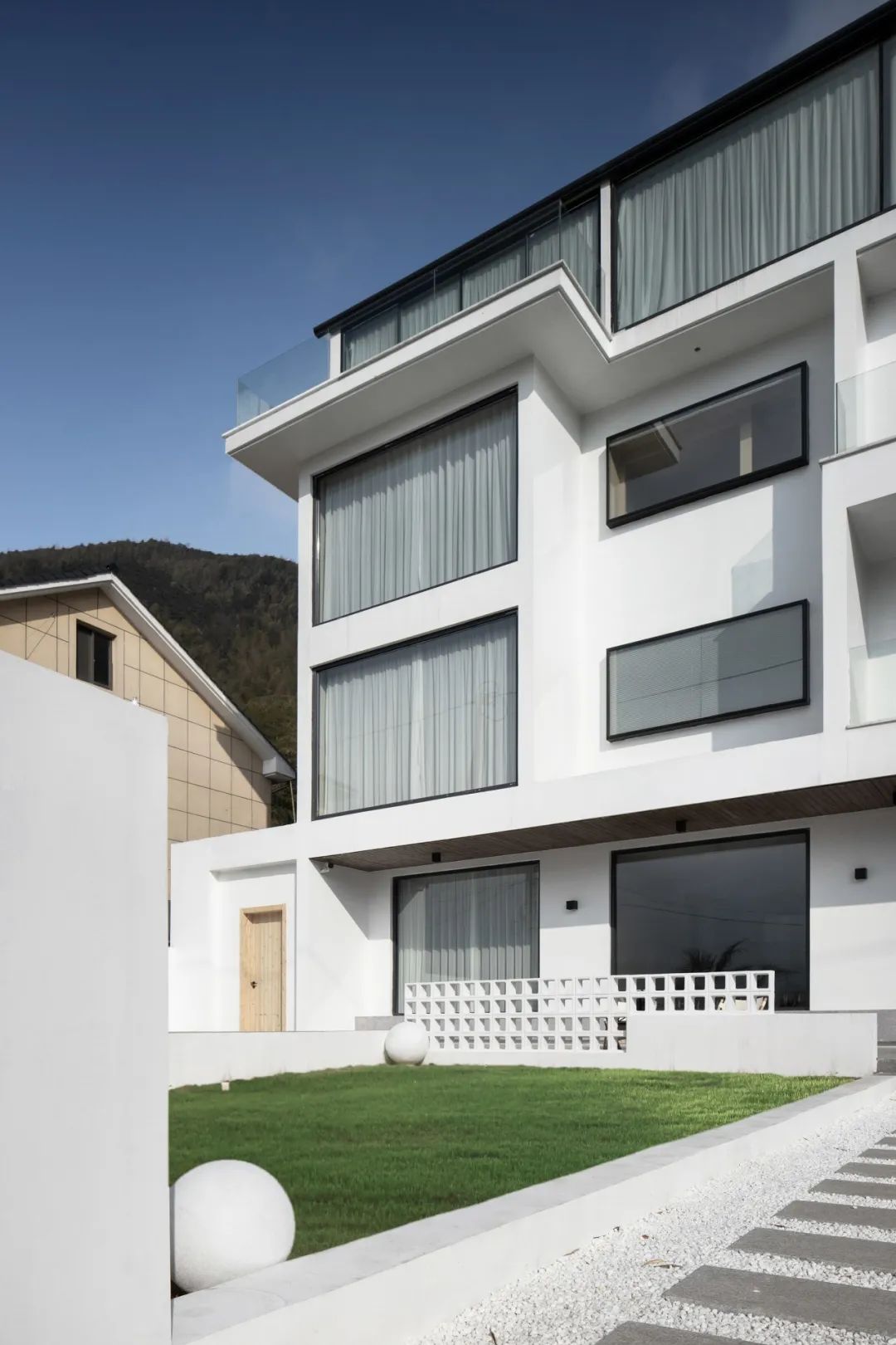 吉舍·云上草原民宿丨中国湖州丨民舍制作空间设计-13