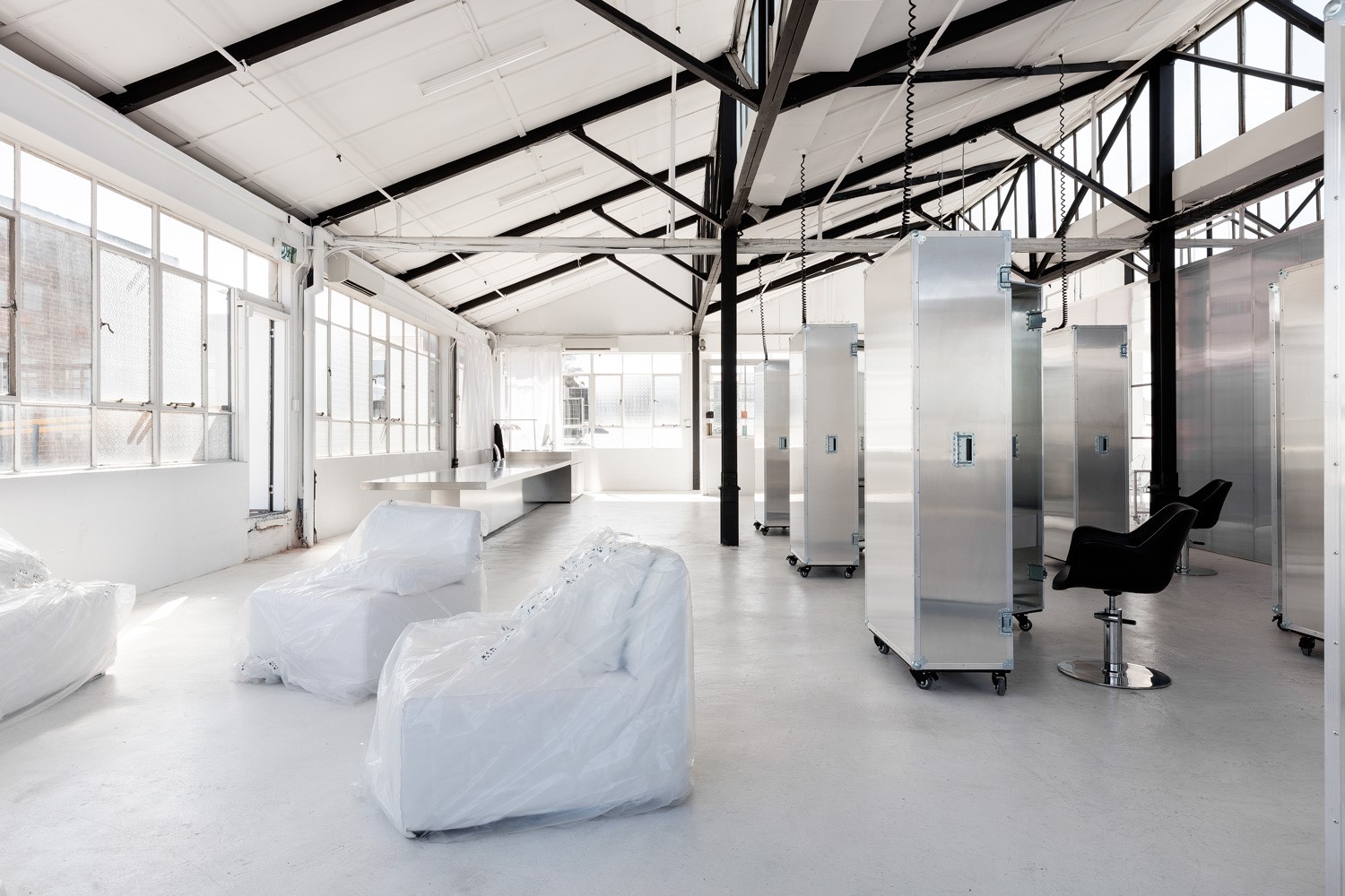 Usfin Atelier: George Livissianis在圣彼得斯的无性别发廊-7