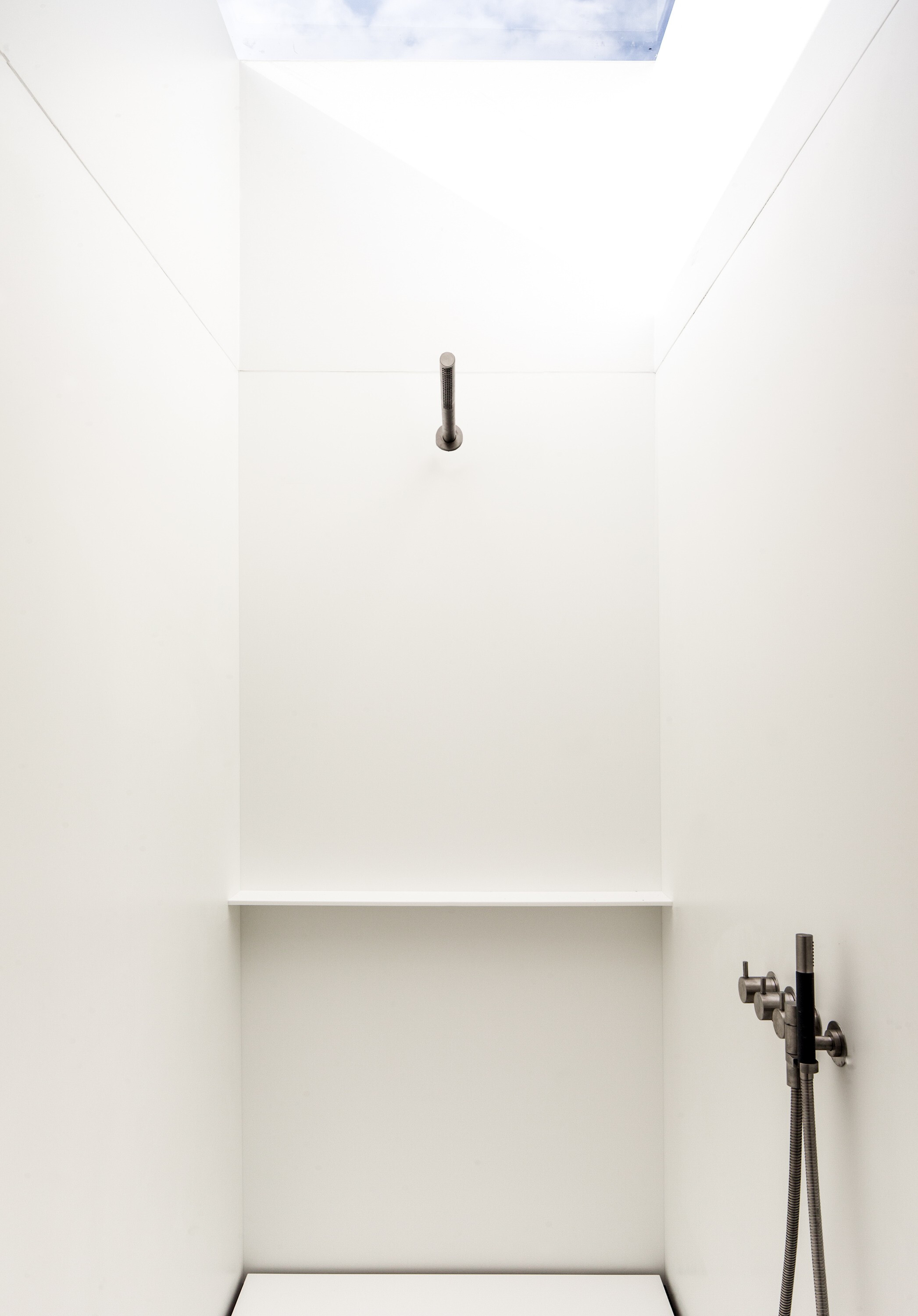 比利时 Aalst 山巅别墅——简约优雅的私人住宅设计-26