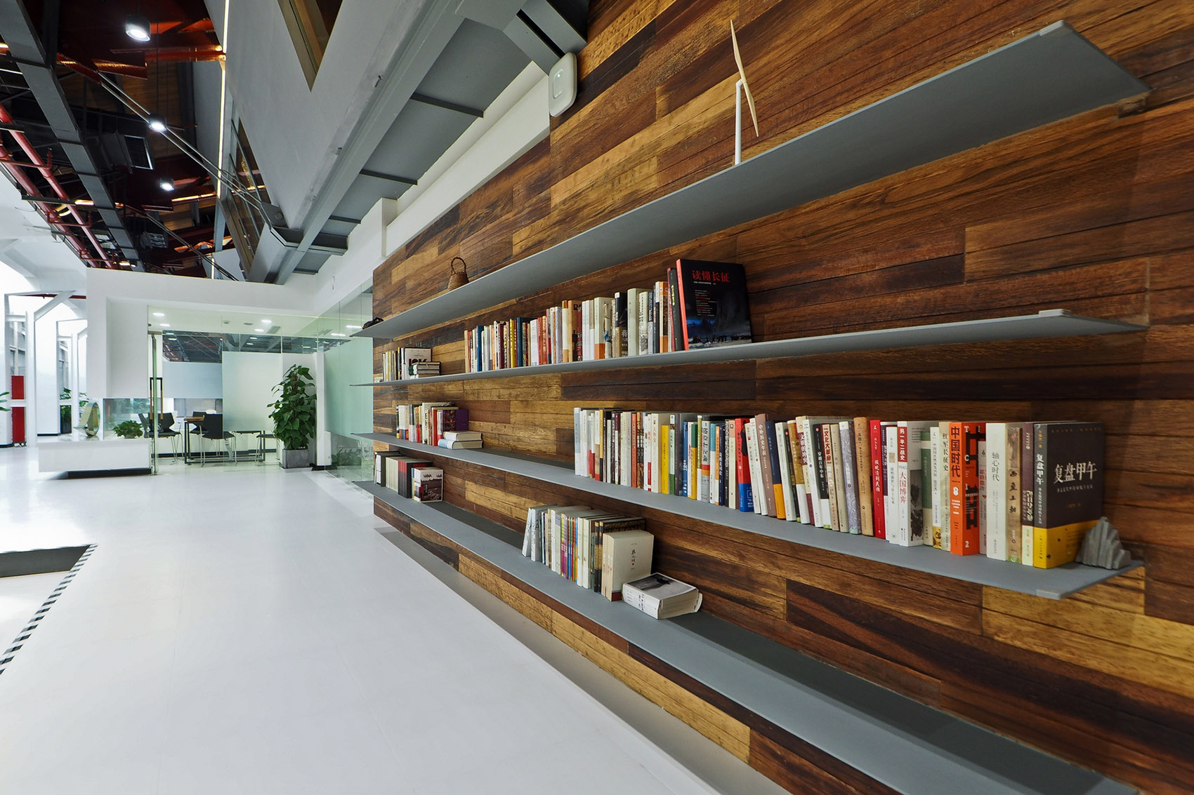 一艘悬浮的“战舰” & 幸福码头8号楼空间改造项目,上海 / 杜兹设计-59