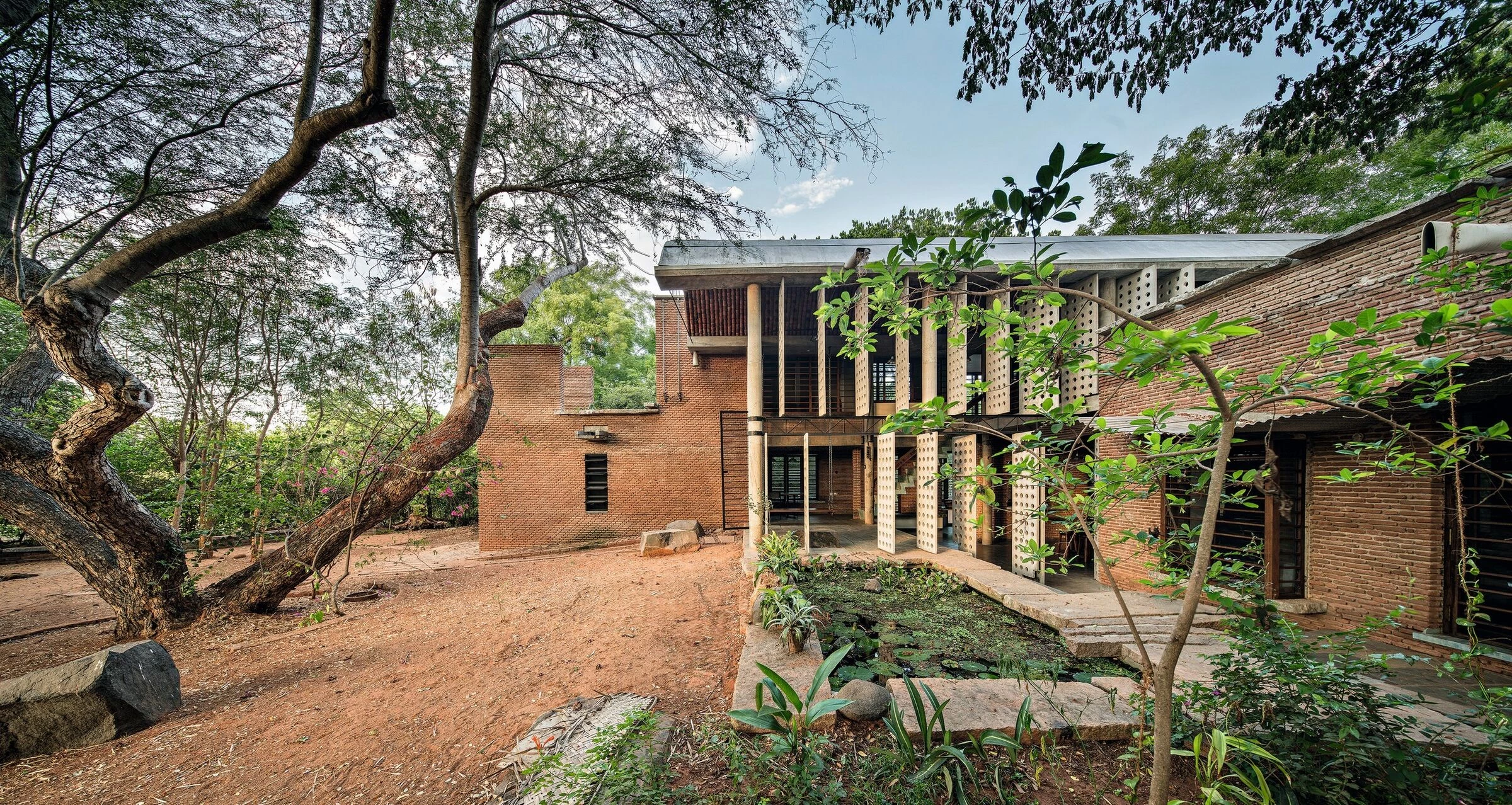 生态融合的印度 Wall House-10