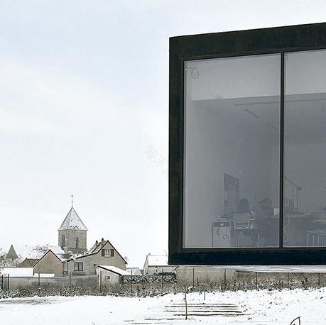 融于自然的意大利药企新总部-10