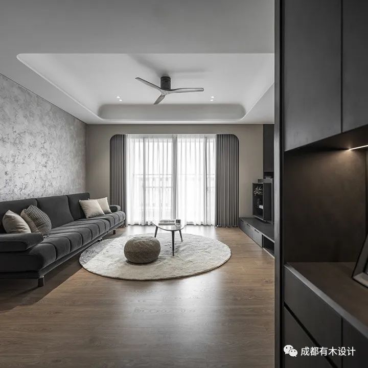 现代医疗从业者的静谧之家-11