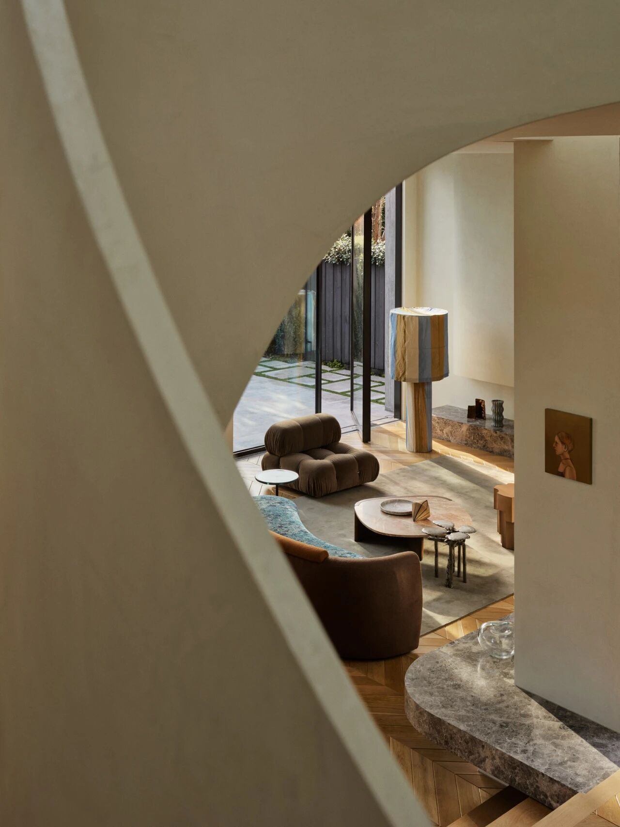 动线筑境,光影润形:一座别墅的空间叙事与细节美学-10