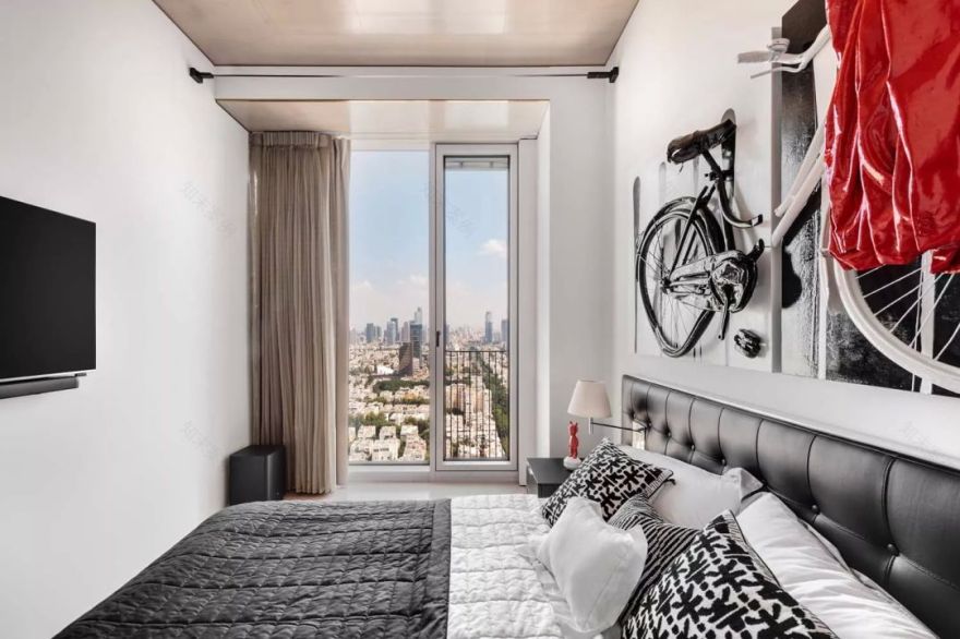 Yael Gal 打造乌克兰基辅奢华公寓,隐藏厨房与室内瀑布成亮点-63