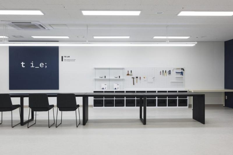 简约现代办公空间设计-12