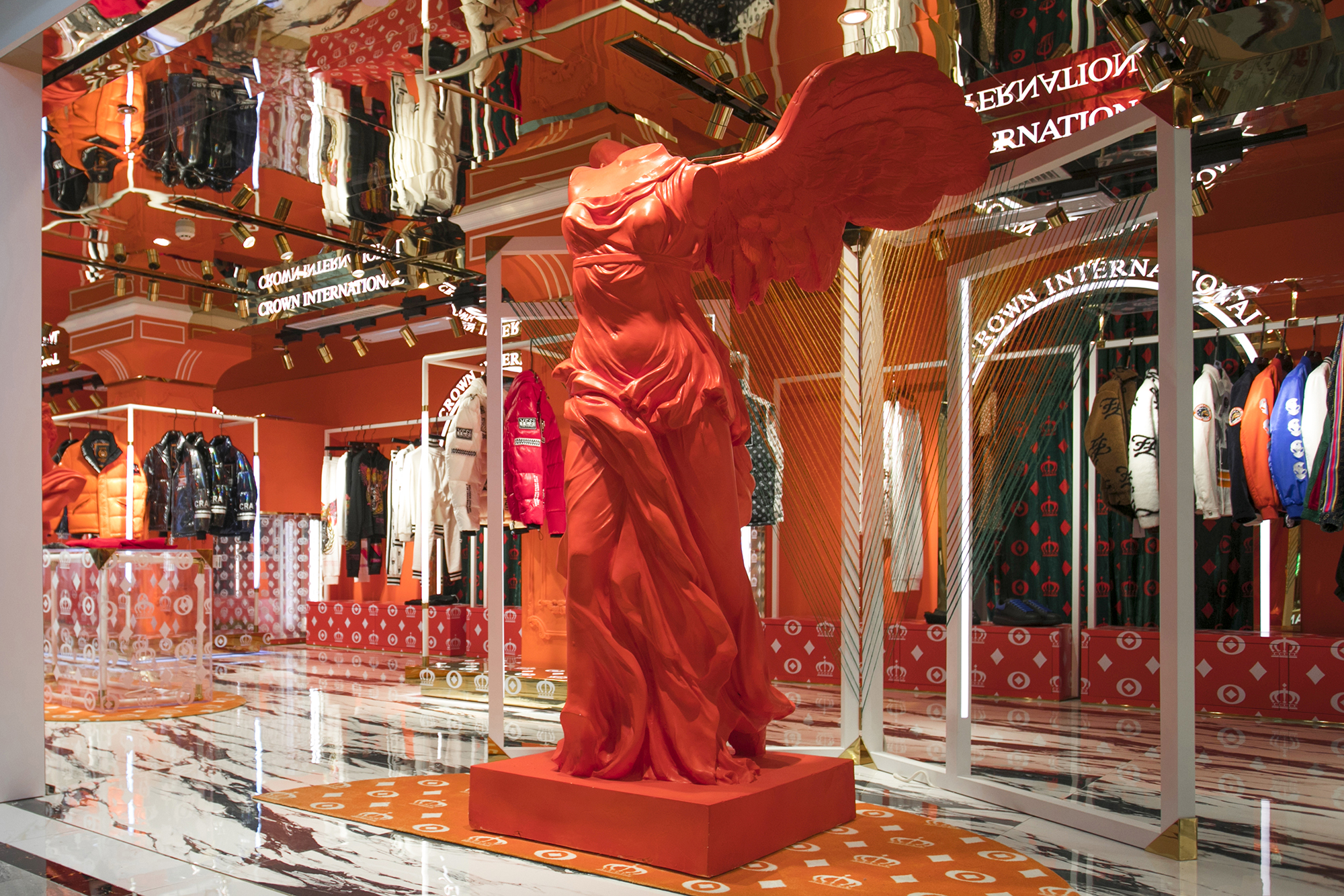 CROWN 男装潮牌空间快闪店形象设计丨中国广州丨YLD STUDIO-13