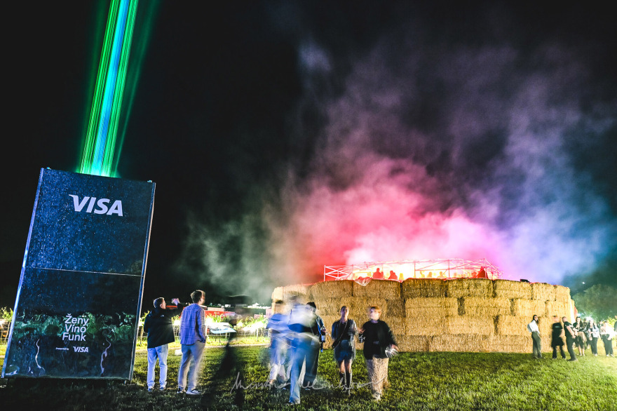 Ženy Víno放克音乐节装置丨斯洛伐克丨Jakub Kolarovič Architects-78