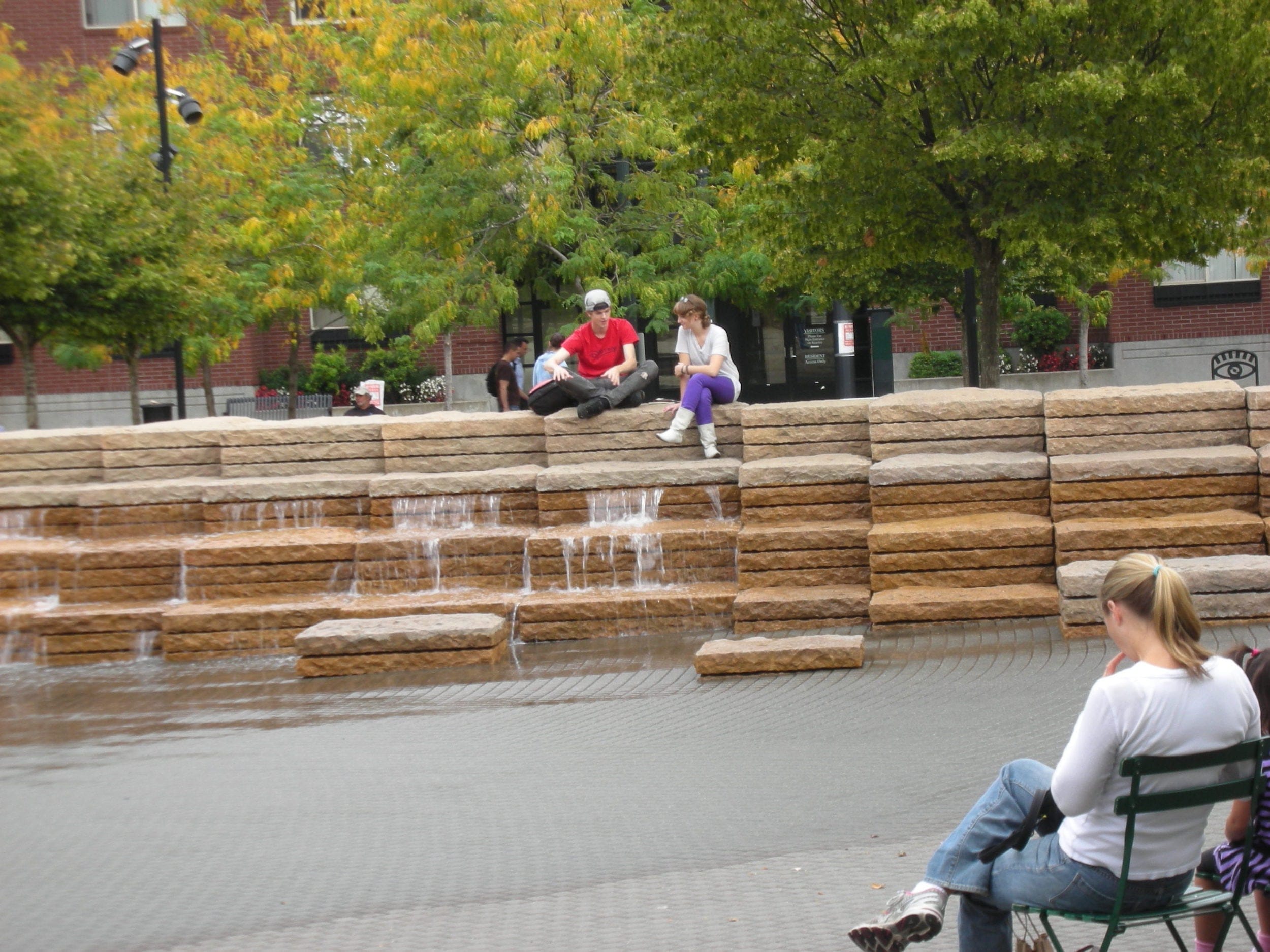 波特兰 Jamison 广场 | 阶梯喷泉的公共空间艺术-15