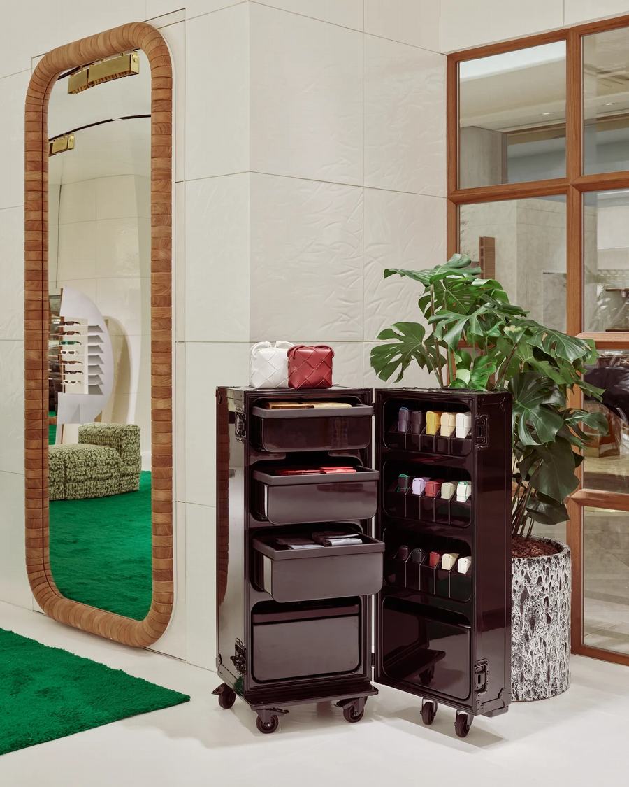 意大利奢侈品牌葆蝶家(Bottega Veneta)最新设计美学商店设计 - 米尚丽零售设计网 MISUNLY- 美好品牌店铺空间发现者-2