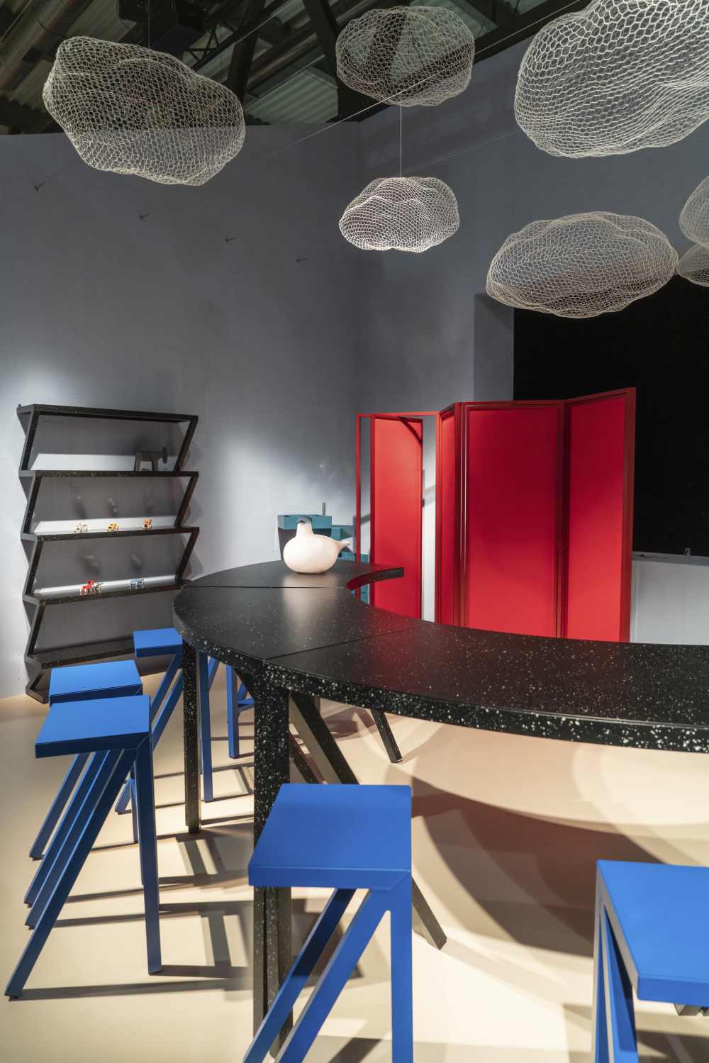 Stylish Ways To Add Bright Blue Color Accents To Your Home-3