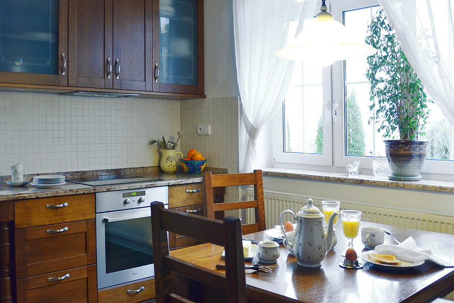 普罗旺斯风格小厨房设计丨Veronika Kostová（维罗妮卡·科斯托娃）-11