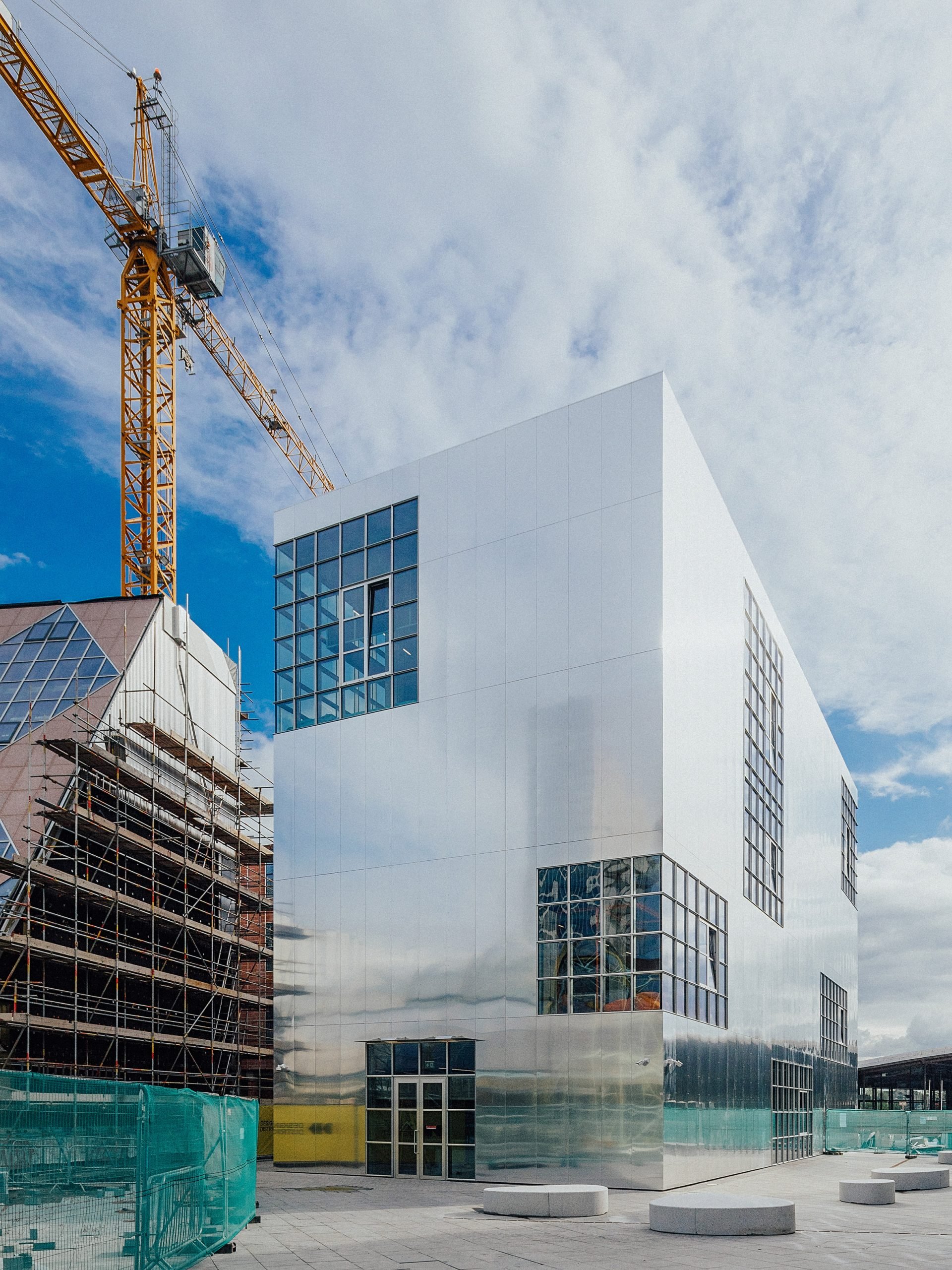 Ravensbourne 大学伦敦设计区建筑 | 反射式外立面与灵活空间-7