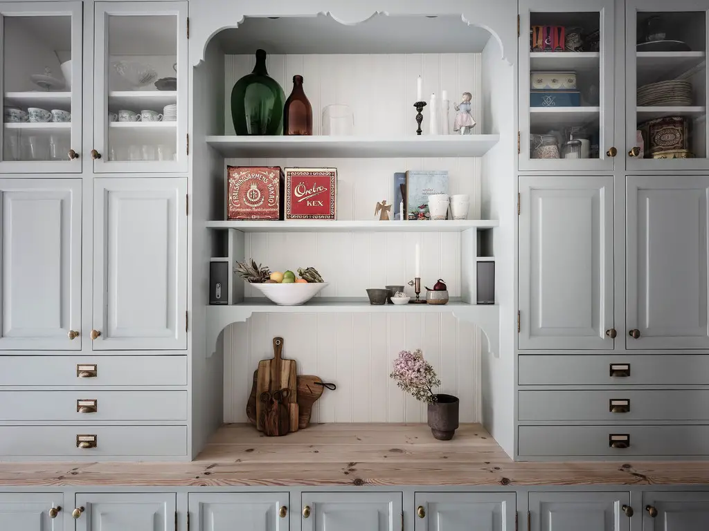 瑞典古宅中的灰色乡村厨房-5