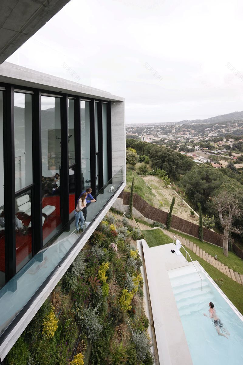 X 形别墅 | 巴塞罗那 Cadaval & Sola – Morales 建筑事务所的绿色奇迹-24