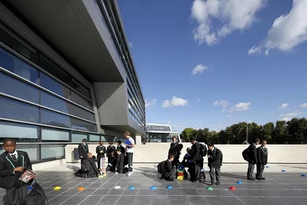 伦敦 ARK 伊芙琳·格雷斯学院——融入社区的共享教育空间-60