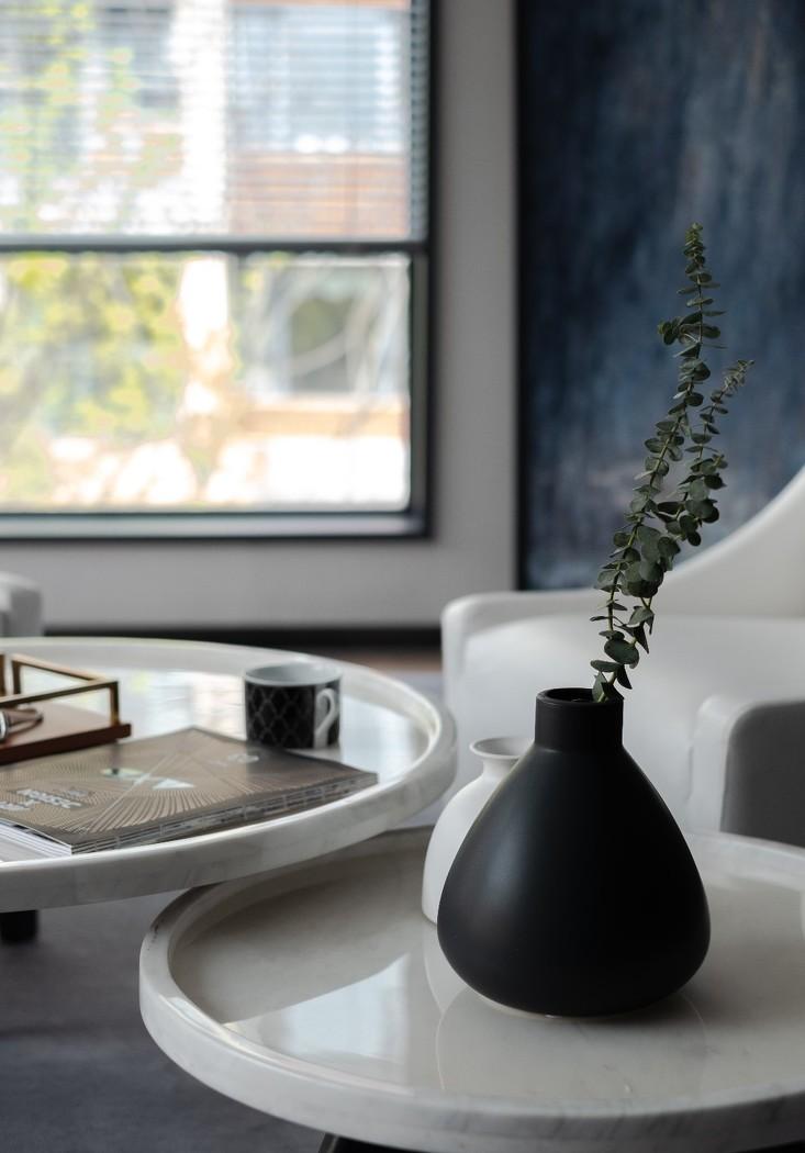 留白的艺术 | 金属与绿色的视觉韵律-44