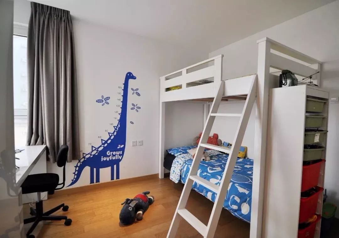 童趣盎然的多彩儿童房设计-24