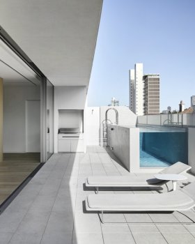131 Residences | 现代建筑与室内设计的统一
