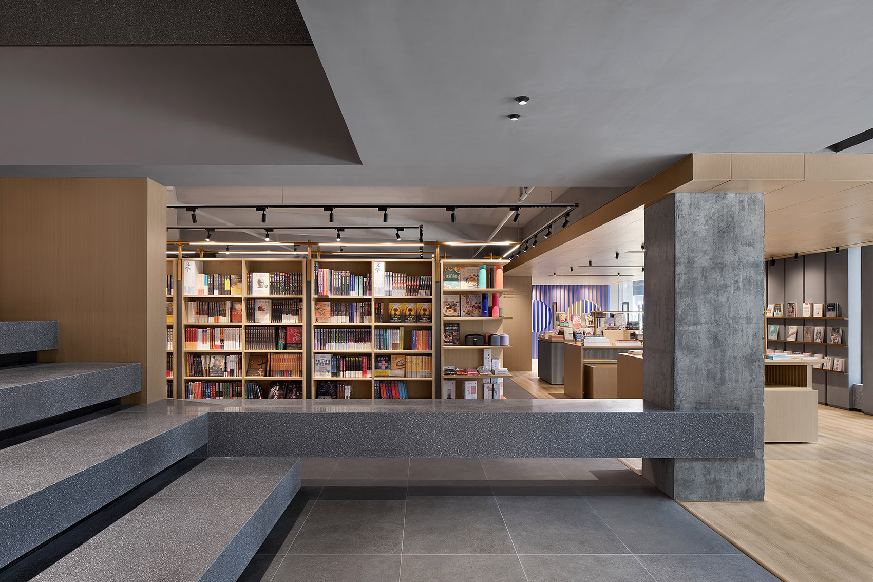 日夜流转中的都市文化灯塔 · 唐宁书店四海城店丨中国广州丨立品设计-19