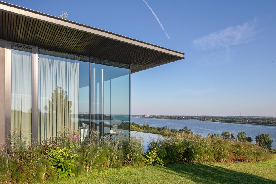 波兰现代河畔别墅，自然与人居的完美融合-14