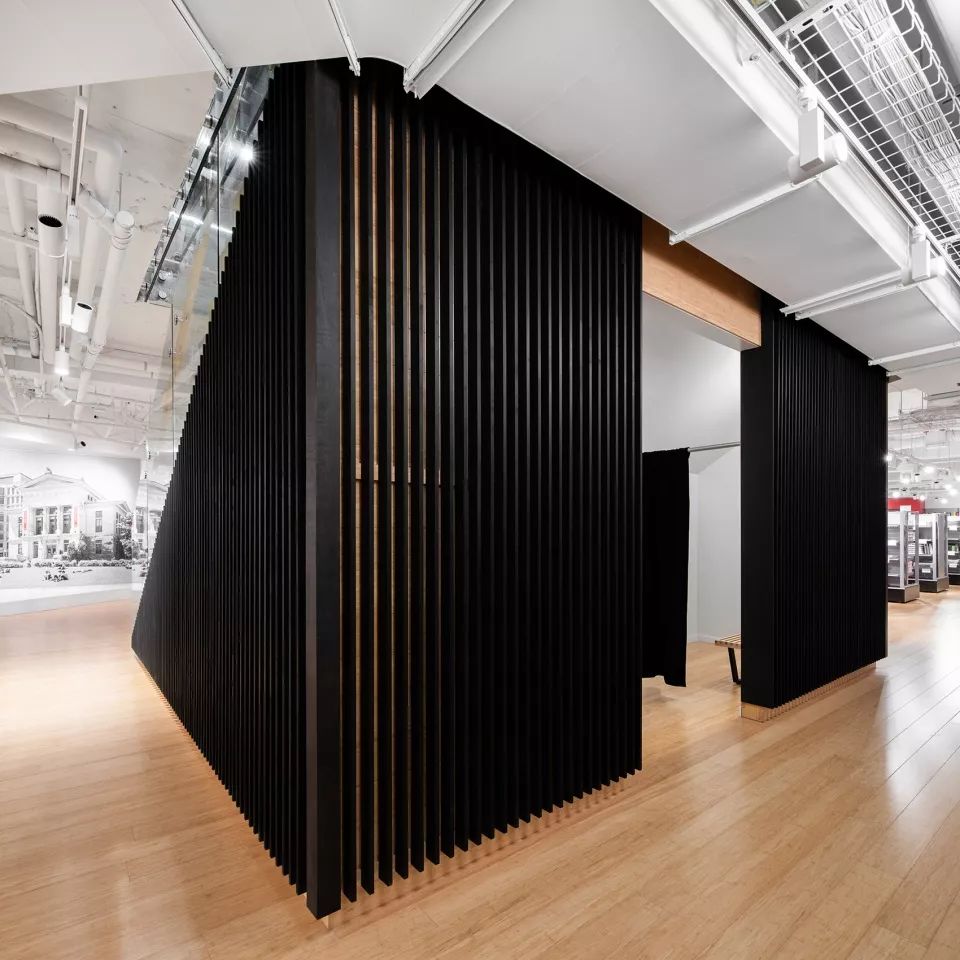 麦大校外自由空间 | Le James 书店设计-23