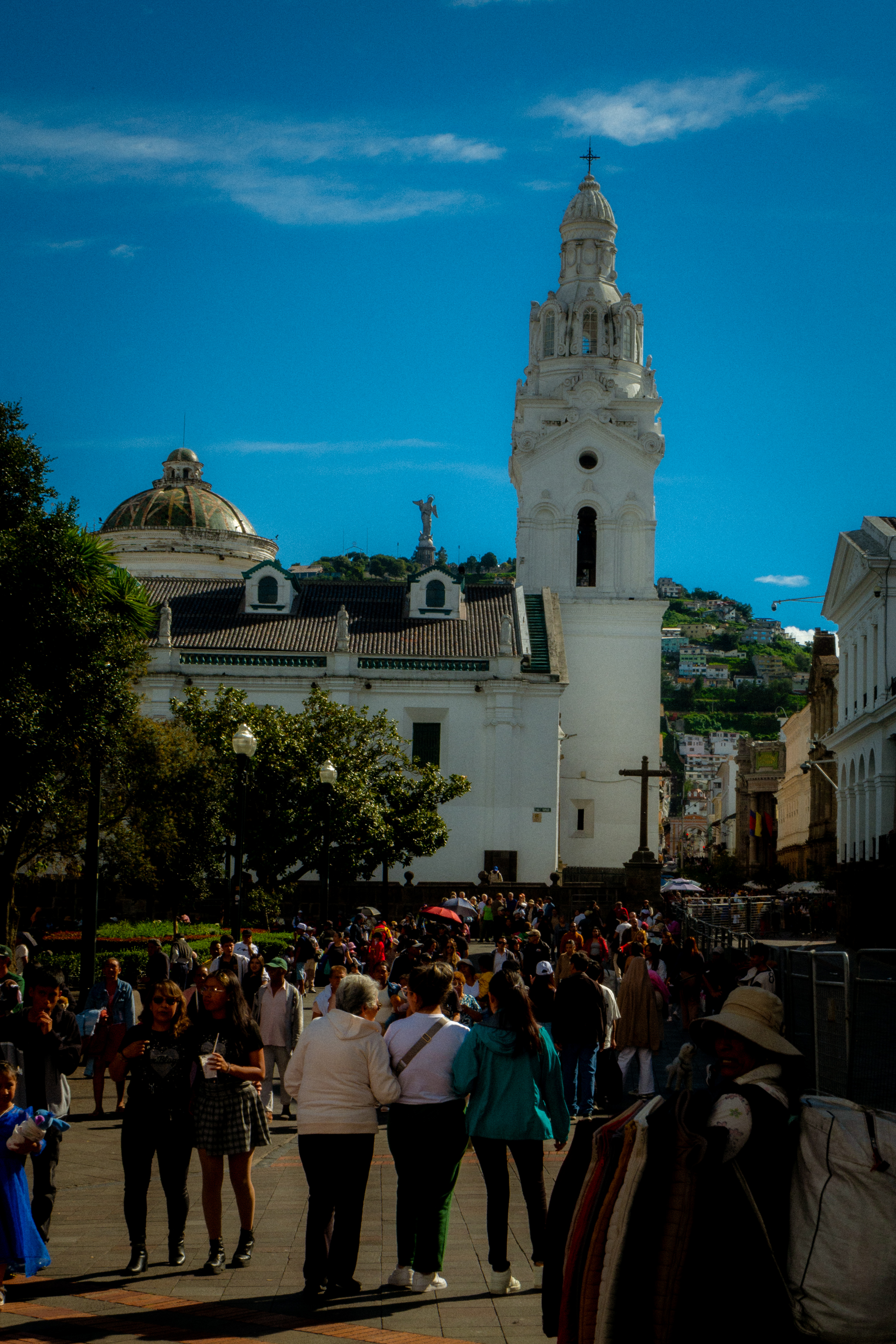 Caminata solitaria por el centro histórico de Quito-22