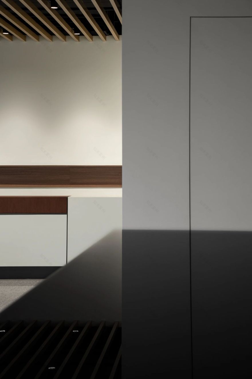 上海晶耀前滩黑白灰自由化办公空间丨中国上海丨内造设计室-28