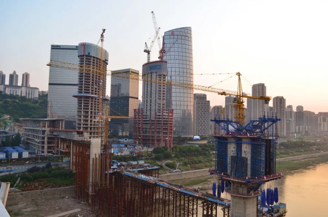 再现地铁穿楼景致：化龙桥站重庆陆海国际中心TOD-28