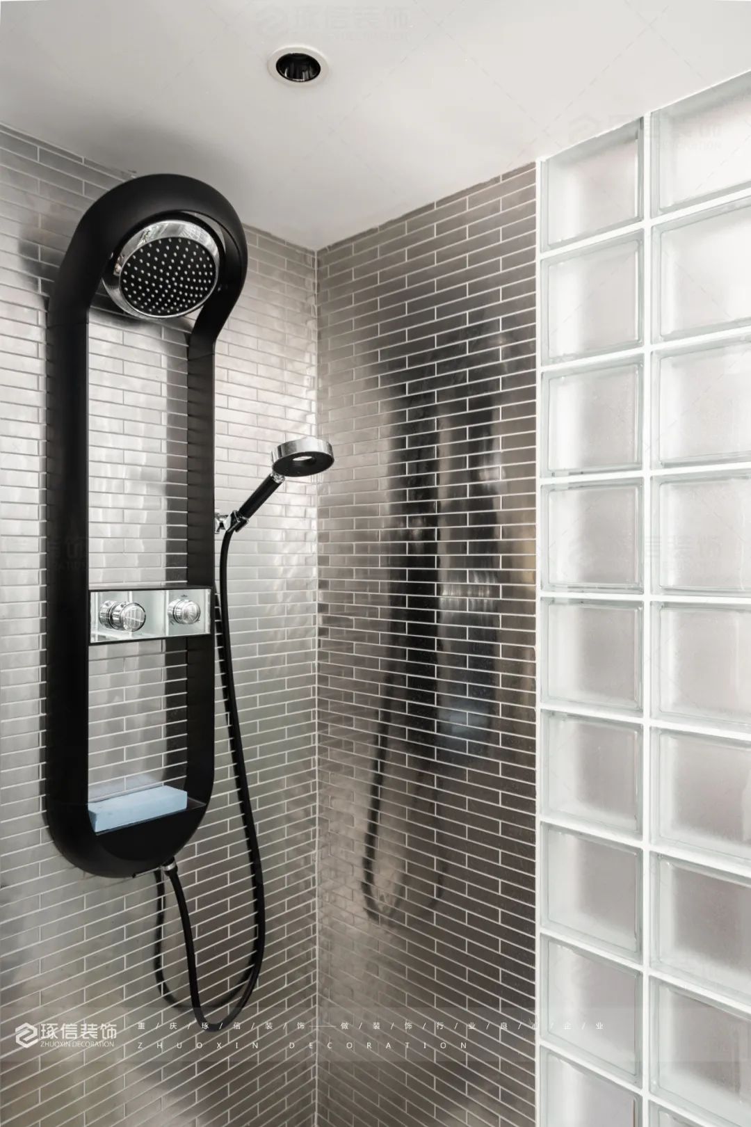 龙湖两江新宸现代风舒适家居设计丨中国重庆丨重庆琢信装饰有限公司-48