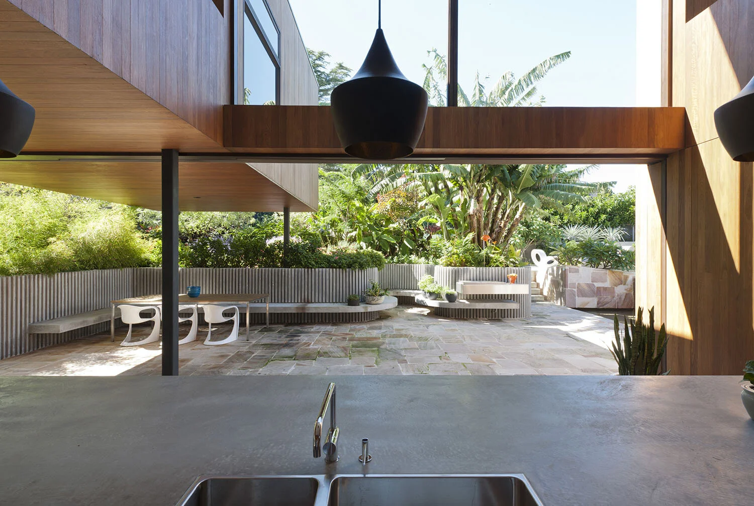 转手房；倒卖房（注：flipped house常见指低价买入后装修再高价卖出的房子，转手房倒卖房是比较贴合意思的常见表达，可根据实际语境选择更合适的）

若强调严格对应一个精准表述，转手房相对更通用简洁 ，以下为单一翻译：
转手房丨MCK Architects-19