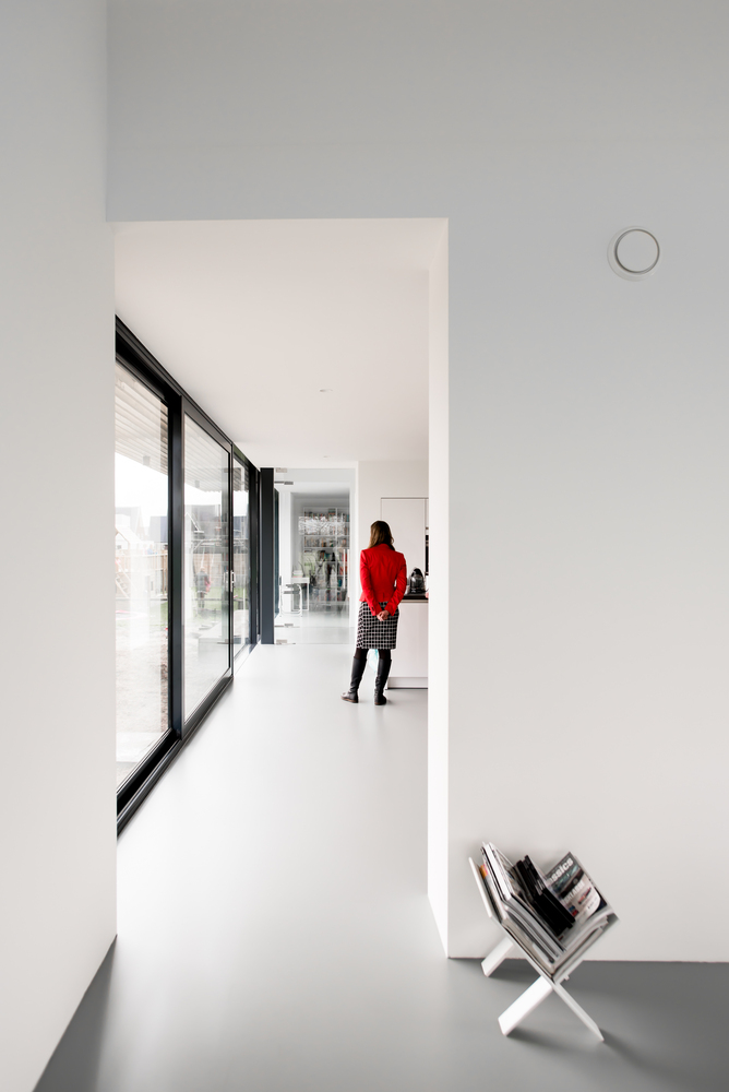 荷兰海伦文现代别墅,开放式设计、自然光与水景交融-33