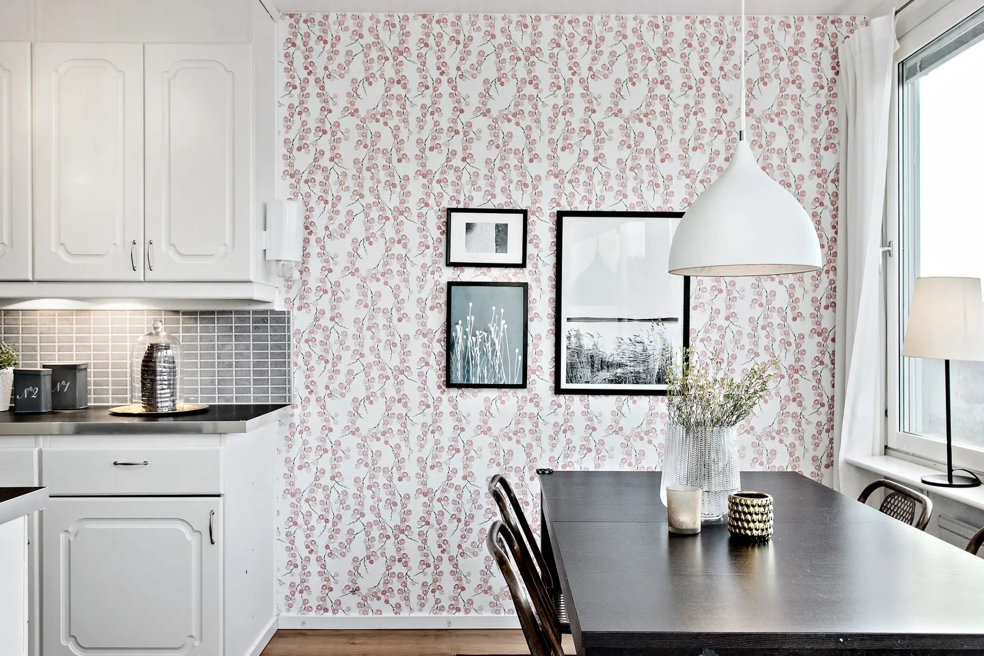 瑞典公寓个性设计 | 壁纸与油漆的巧妙运用-10