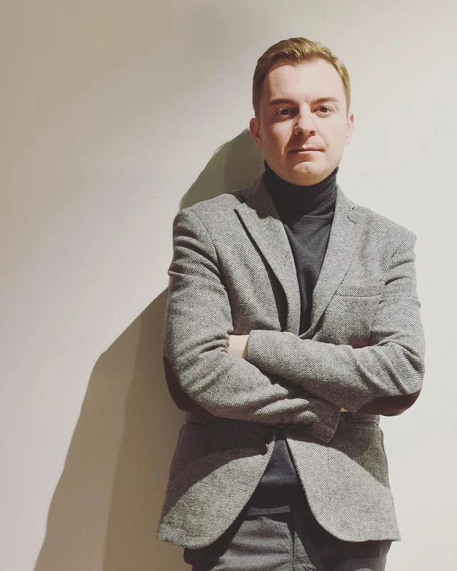 自然光线与木质元素的诗意平衡丨Artem Babayants 工作室-0