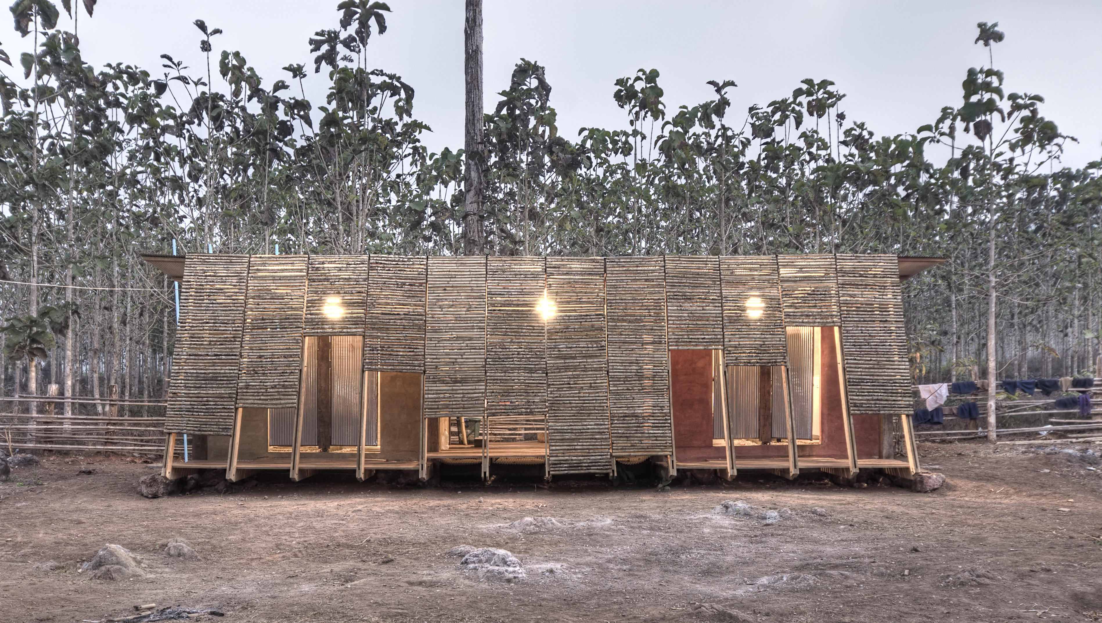 泰北孤儿院温馨浴室设计，功能性与本土文化完美融合-15