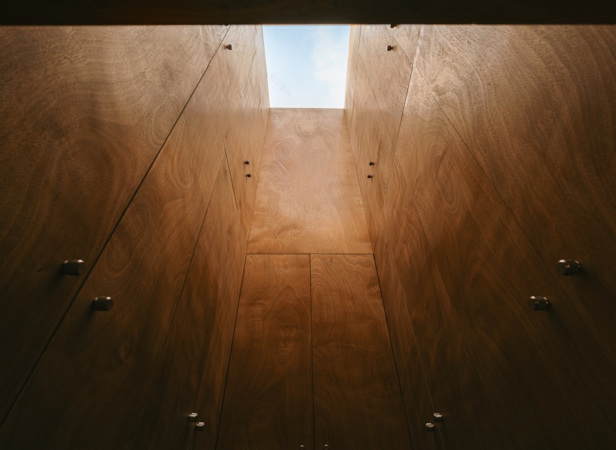 十字交叉之家 – 一朵屋面下的安顿与穿梭丨中国北京丨察社办公室-123