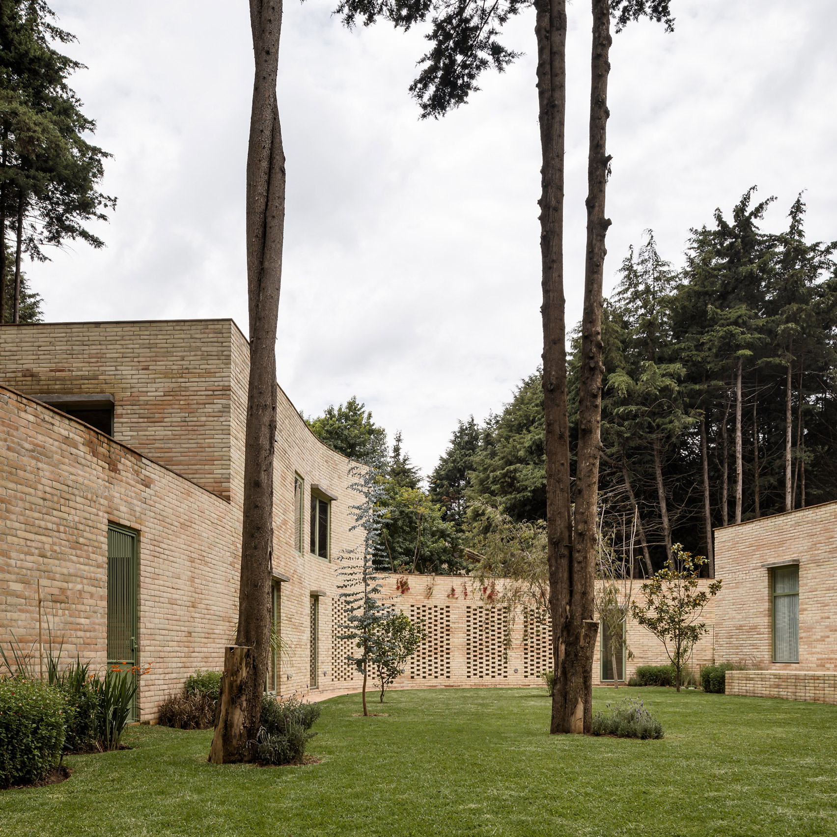 炭化木基座凉亭丨墨西哥墨西哥城丨Lanza Atelier-49