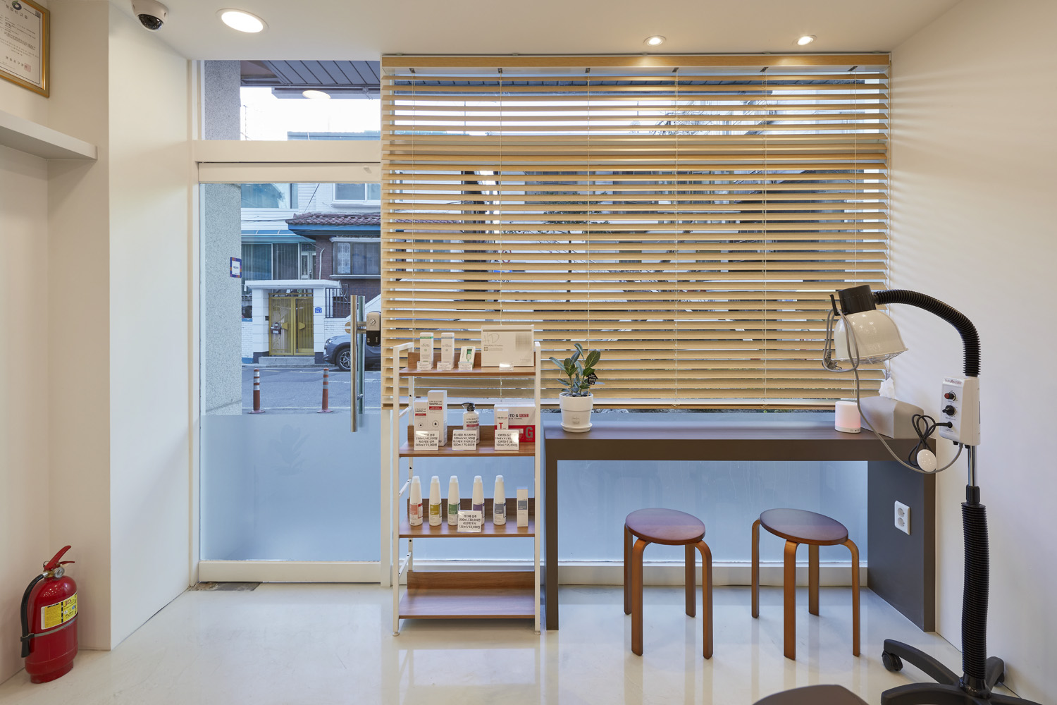 14 平白色美容室内设计，极简风格吸引眼球-5