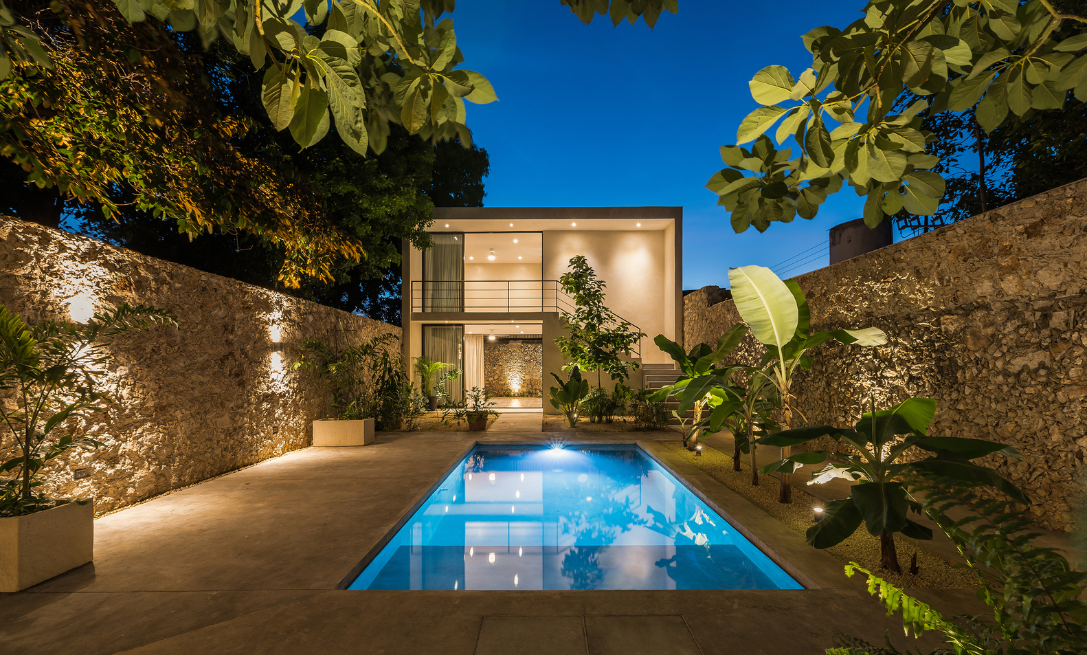 墨西哥 50 年代住宅的现代翻新-51