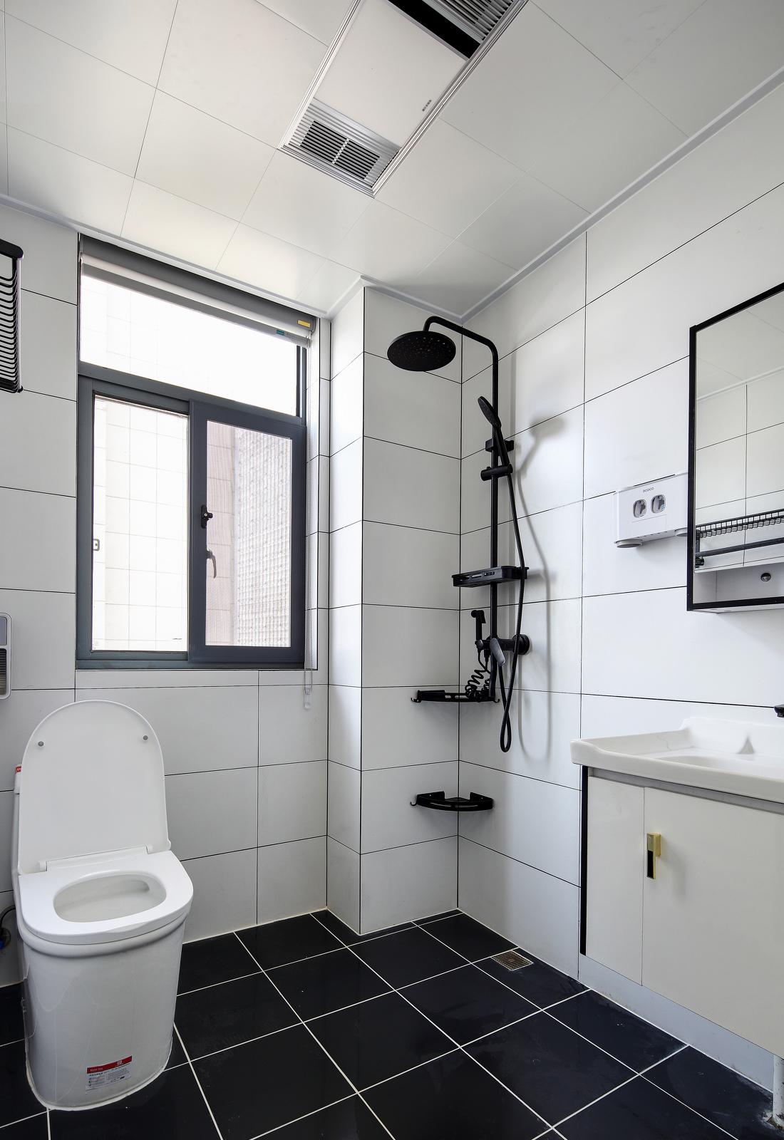 麻花辫胡茬的家-55