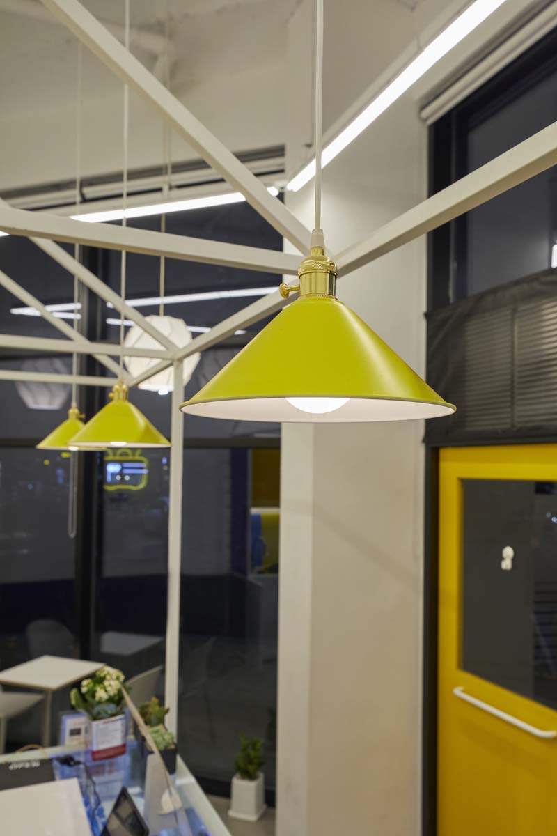 色彩点睛的 8 坪小空间-9