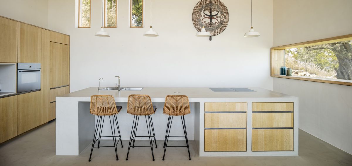 White House in Spain Turns To The Landscape-13