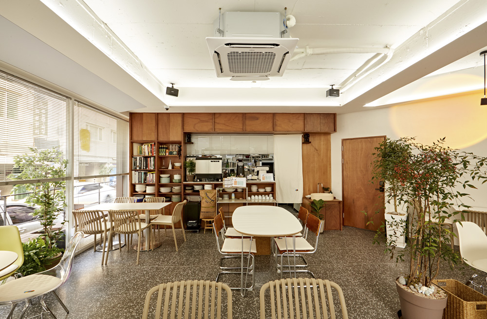 温暖的 20 度餐厅室内设计-4